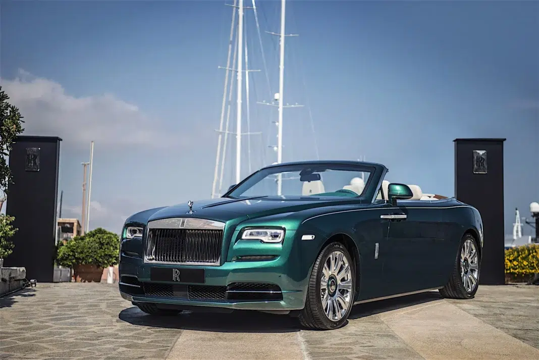 Rolls-Royce Unveils Emerald Embellished Dawn and Wraith Inspired by Porto Cervo Rolls-Royce Unveils Emerald Embellished Dawn and Wraith Inspired by Porto Cervo