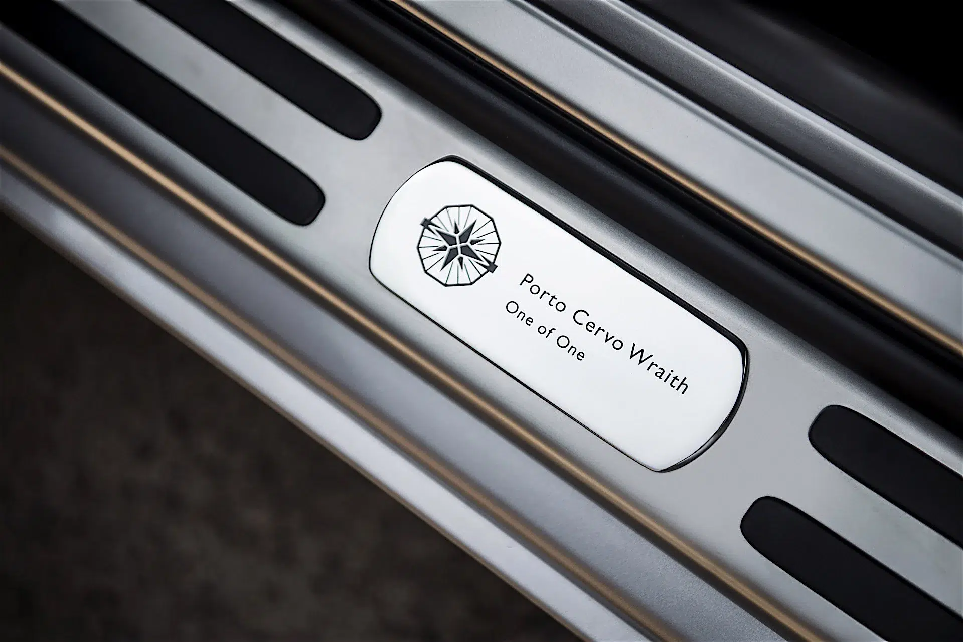 Rolls-Royce Unveils Emerald Embellished Dawn and Wraith Inspired by Porto Cervo Rolls-Royce Unveils Emerald Embellished Dawn and Wraith Inspired by Porto Cervo