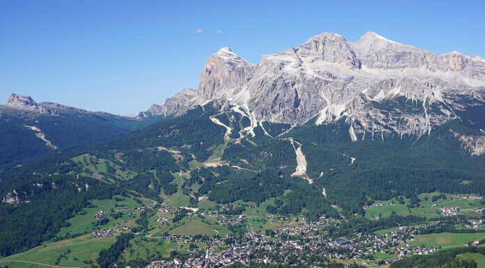 Cortina, Italy: Fashion, Food and Fun in the Dolomites 1042px-Faloria_Cortina_d'Ampezzo. By kallerna - Own work, CC BY-SA 4.0 commons.wikimedia.org