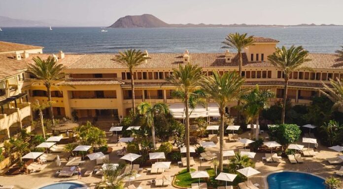 Lapping it up in Fuerteventura Gran Hotel Atlantis Bahia in Fuerteventura