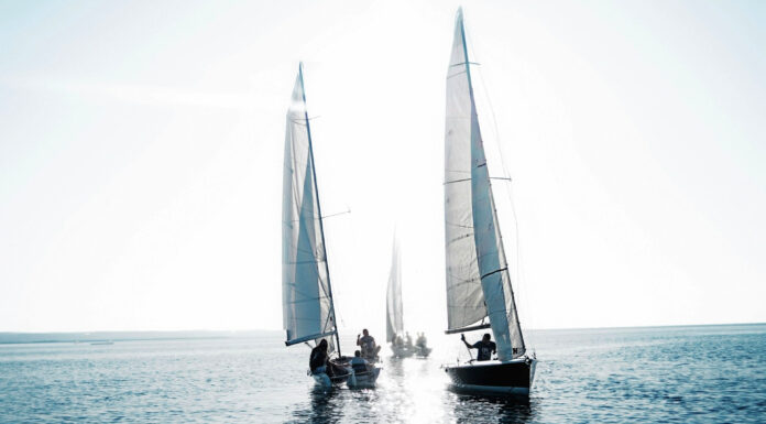 Beyond the Boat – Everything You’ll Need As A First-Time Sailor vacationers on a sailing boat in the ocean. Photo by Lazarescu Alexandra via unsplash