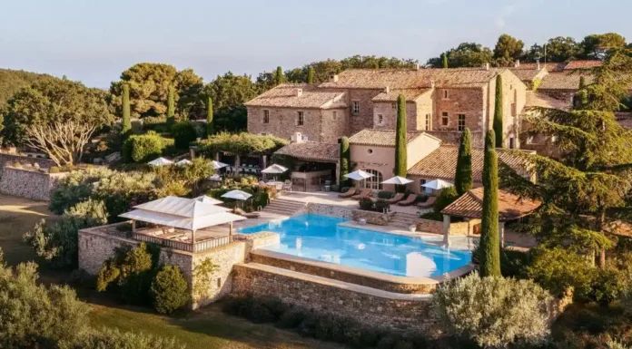 Top 8 Villas To Call Home Over The Holidays Domaine-des-coteaux-provence. Photo courtesy of Red Savannah