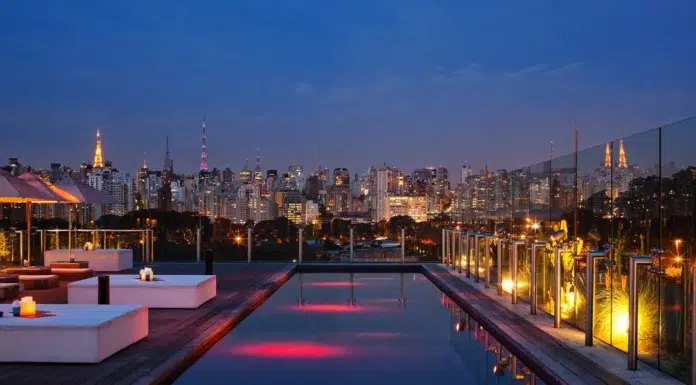 Above It All: The World’s Most Romantic Rooftop Bars Skye Bar, Hotel Unique in Brazil. Photo courtesy of Hotel Unique