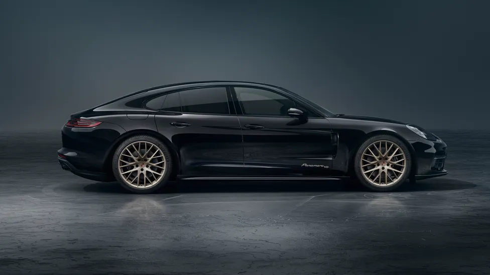 Porsche Panamera 10th years edition Porsche Panamera side view