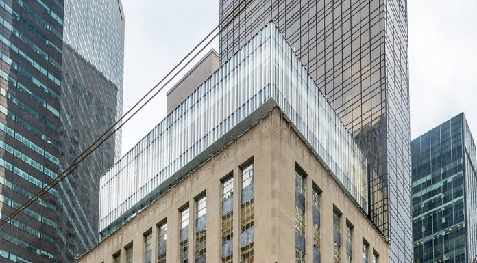 Tiffany & Co donates $1 million for COVID-19 relief Tiffany & Co flagship store. Photo source Wikipedia