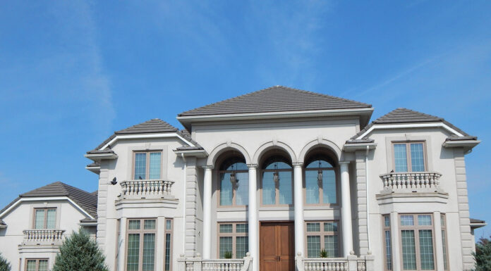 Luxurious Lifestyle: What Your Dream House Should Look Like Luxury Mansion. Photo by ErikaWittlieb from Pixabay free