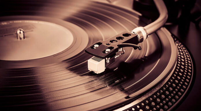 7 Reasons Why You Should Buy a Record Player A needle on a turntable that plays music