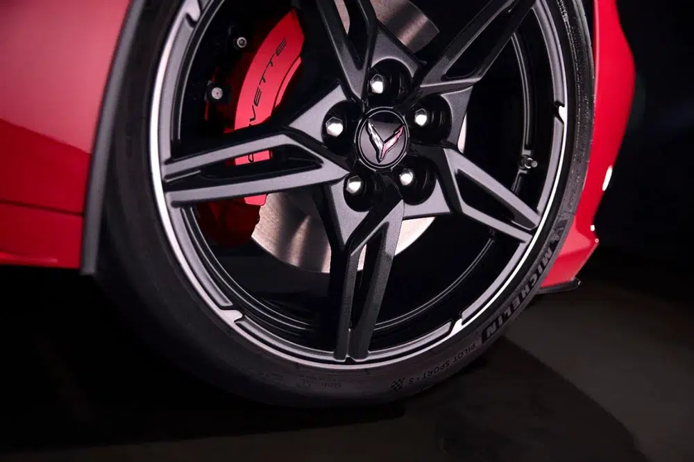 2020-Chevrolet-Corvette-Stingray