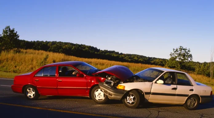 Expert Tips for Avoiding Car Accidents How to avoid car accidents. Photo vecteezy-medium