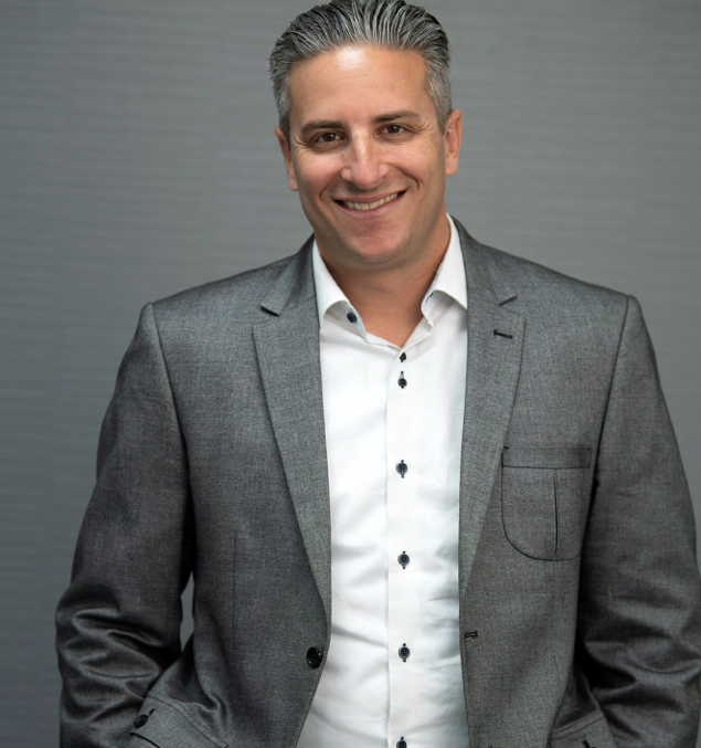 Ilan Kaplan, Founder and CEO of iSparkle Ilan Kaplan, CEO of iSparkle