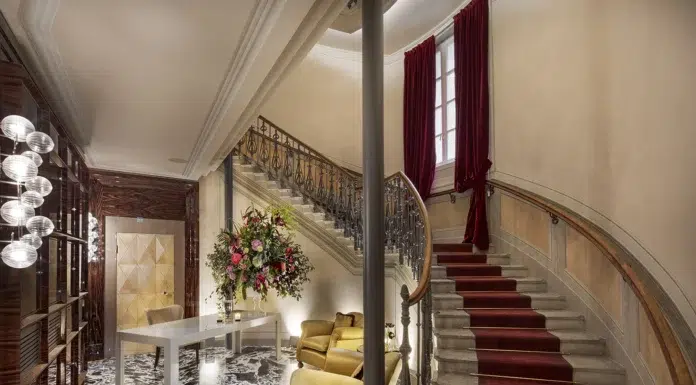 Discovering a Luxurious Holiday Experience at Vista Palazzo Lago di Como Reception Front Desk Entrance at Vista Palazzo Lago di Como