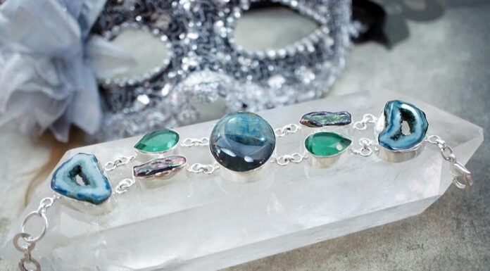An Expert’s Guide to Buying Used Jewelry luxury jewelry