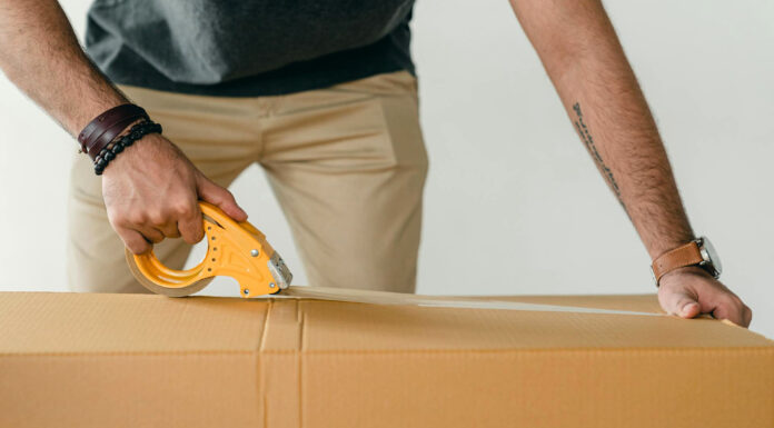How You Can Easily Relocate After Buying a New House Relocation. Photo by Ketut Subiyanto via pexels