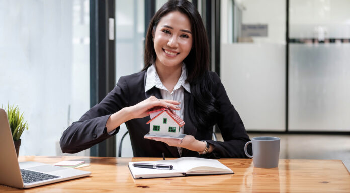 9 Strategies That Will Help You Choose Your Next Real Estate Agency nice real estate agent focused on obtaining a home for you