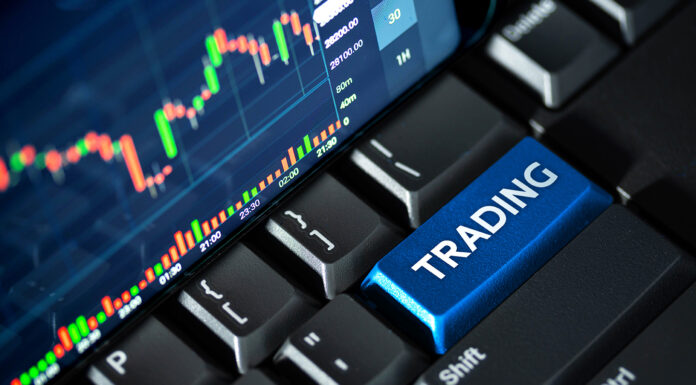 3 Things You Should Know About Naked Trading Naked Trading. Photo via adobe stock