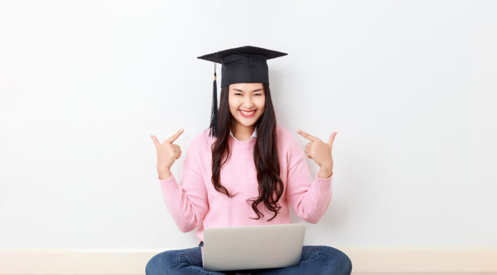 6 Easy Ways To Find The Right Online College Online Colleague. photo by butaya33 via adobe