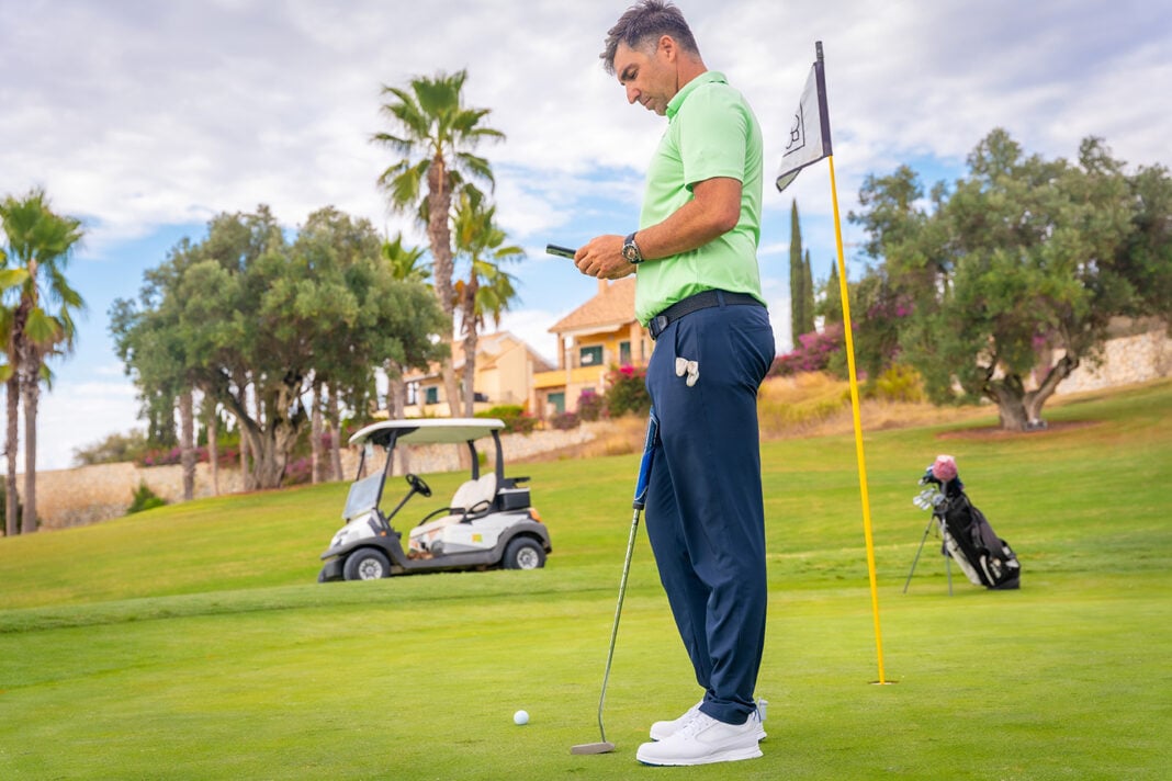 Fashion for golfers. Photo by Unai via adobe