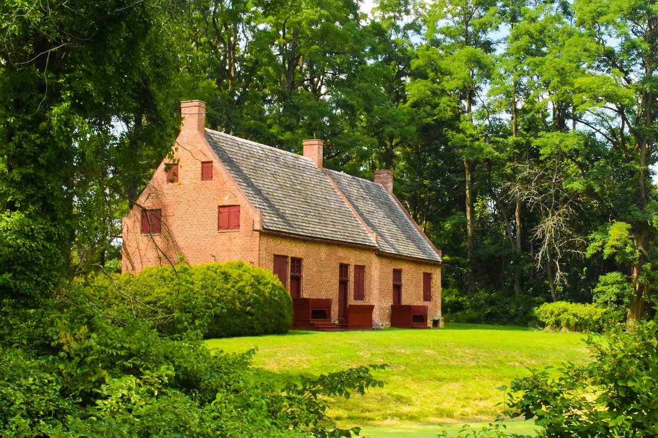 Rustic Retreat in Upstate New York. Image by Jack Bulmer from Pixabay