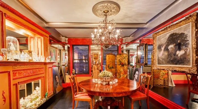 Gloria Vanderbilt’s Manhattan Apartment on Sale for $1.12 Million Glorida Vanderbilt's Manhattan Apartment