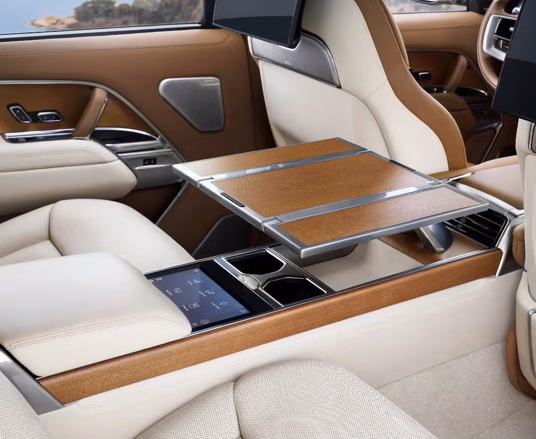 2022 Range Rover side look 2022 Range Rover side look