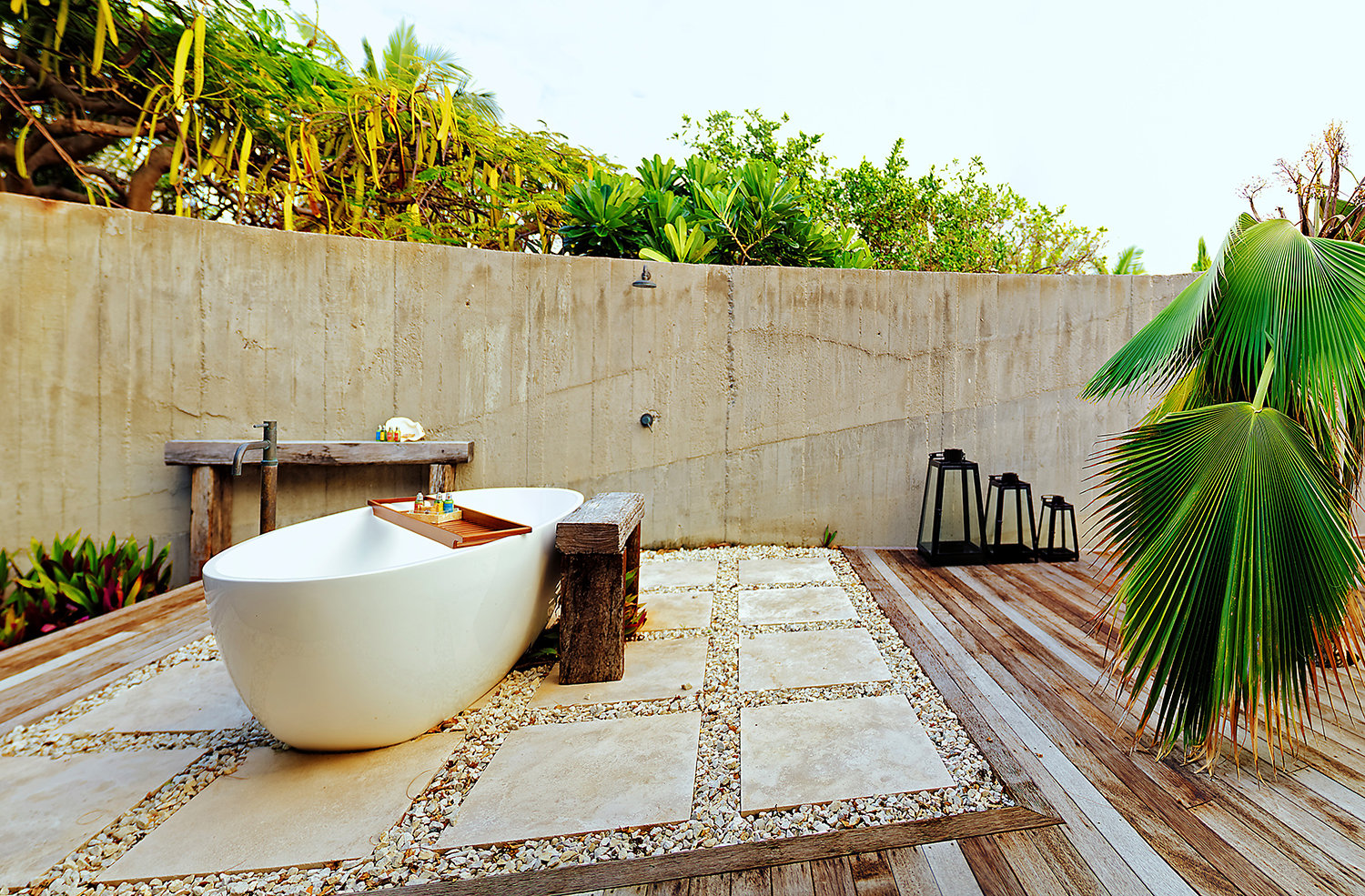 Beachfront Retreat Outdoor Bath Beachfront Retreat Outdoor Bath