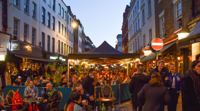 Top 5 Nightlife Hotspots to Hit Up in London London's nightlife