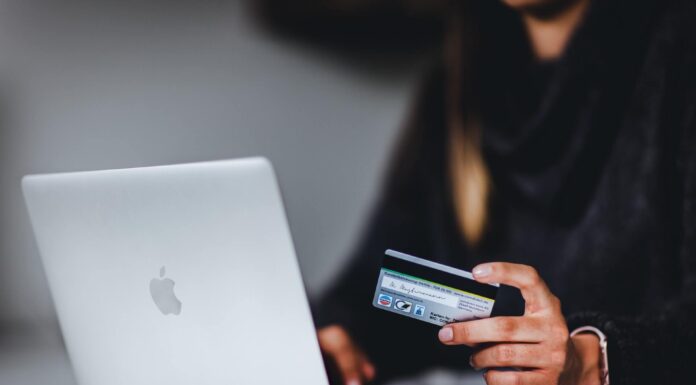 Understanding the Advantages of Online Banking online banking with a credit card