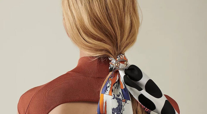 10 Fashion Essentials to have this Spring Hermes Wow, Twill up Scarf