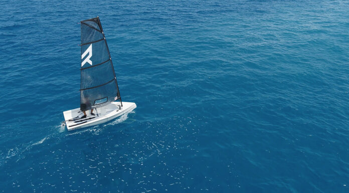 The Foldable Sailboat of the Future: Reverso Reverso folding sailboat- sailing