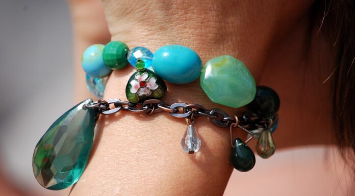 Fashion Forward: How to Find a Unique Look to Call Your Own Fashion bracelet