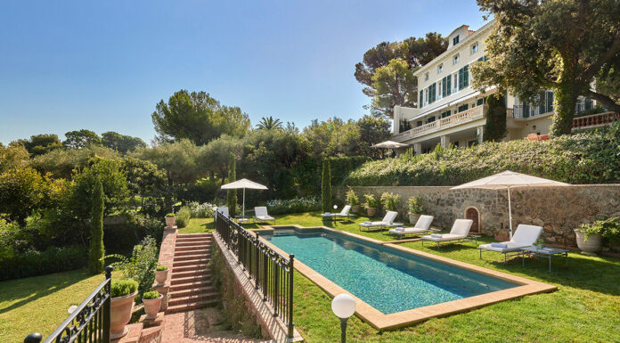 The Most Luxurious Villa Complex in the World Villa Sainte-Anne, most luxurious villa in the world