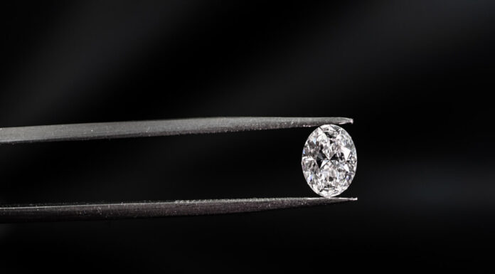 How to Choose the Best Oval-Cut Diamond? Oval-Cut Diamond Ring