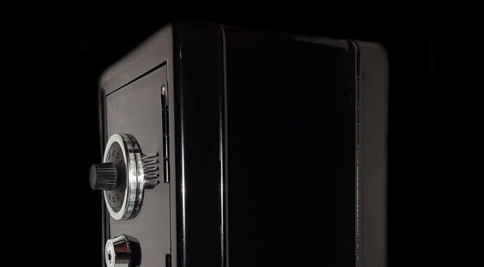 Do’s and Don’ts of Buying a Safe for the home combination safe at home