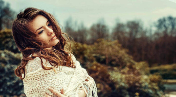 Magical Advice On How To Keep Yourself Looking Good When You’re Short On Free Time woman looking good in a short time