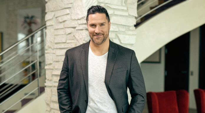 Aron Moldovanyi, The Billionaire’s Chief of Staff Aron Moldovanyi