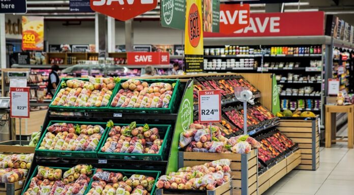 7 Ways to Increase Foot Traffic to Your Store traffic into your store