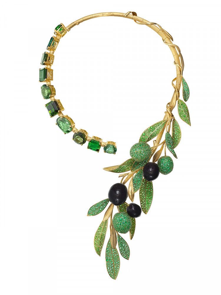 Necklace in yellow gold with multi-color tourmalines, emeralds, and tsavorite garnet. Courtesy of Dolce & Gabbana. Necklace in yellow gold with multi-color tourmalines, emeralds, and tsavorite garnet. Courtesy of Dolce & Gabbana.