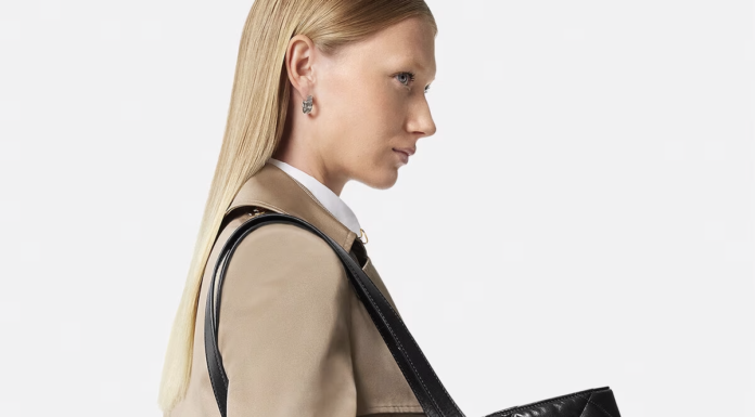 Tote Bag: How to Choose the Trendiest Bag of the Moment Greca Goddess Large Tote Bag-Versace