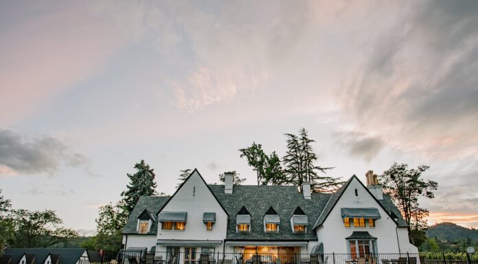 Experience The Finest Wines from Rogue River Valley Hummingbird house winery