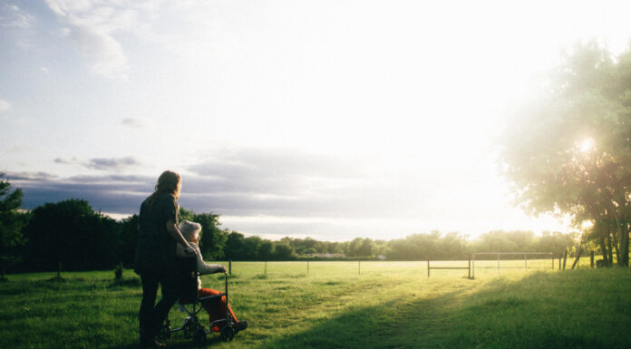 Ways To Aid And Show Appreciation To Your Parents spending time with an aging parent