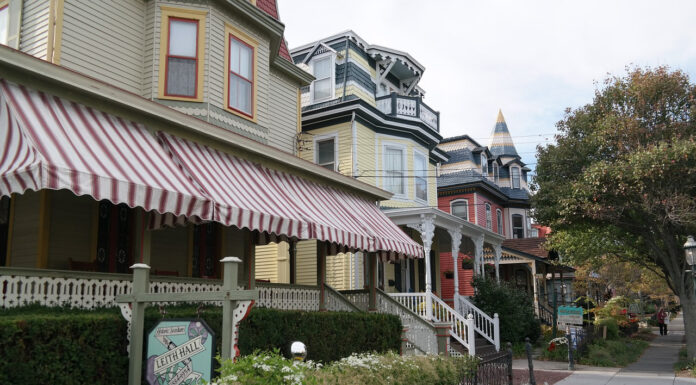 The Art of Customized Comfort in Luxurious Outdoor Settings Luxurious Outdoor Settings for your home. Photo by Majaranda from Pixabay