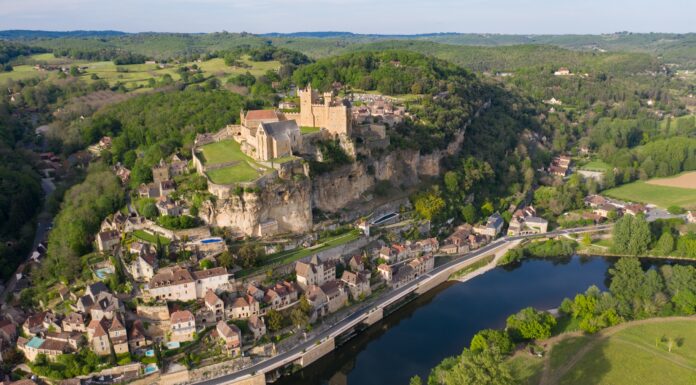 The Dreamy Delights of The Dordogne Village et chateau de Beynac CP DORDOGNE LIBRE