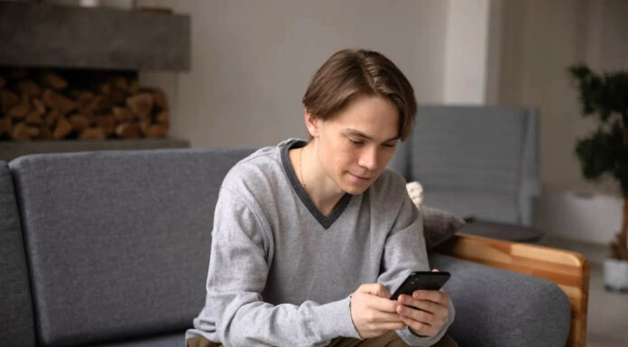 AI Assistants: Simplifying Your Daily Routine AI Assistants on an iphone. Photo via pexels