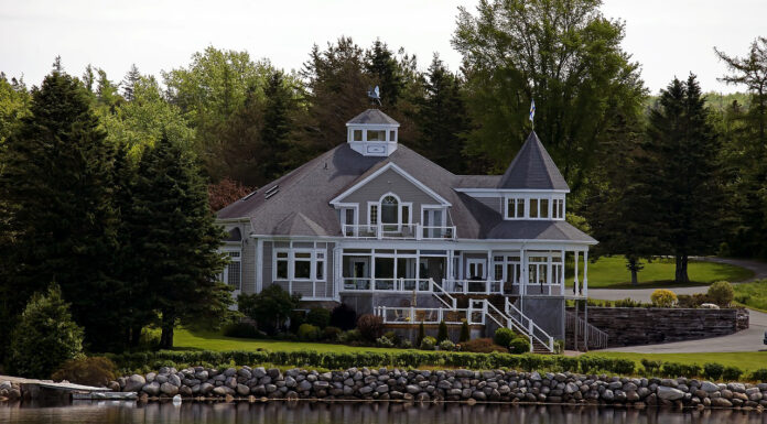 Luxury Home Living: Elevating Your Space Beyond the Ordinary Coastal Luxury Home. Image by Hans Toom from pixabay