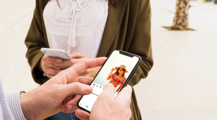 Dating in the 21st Century: Tips and Trends for Meeting Your Match Dating App in the 21st Century. Photo via freepik