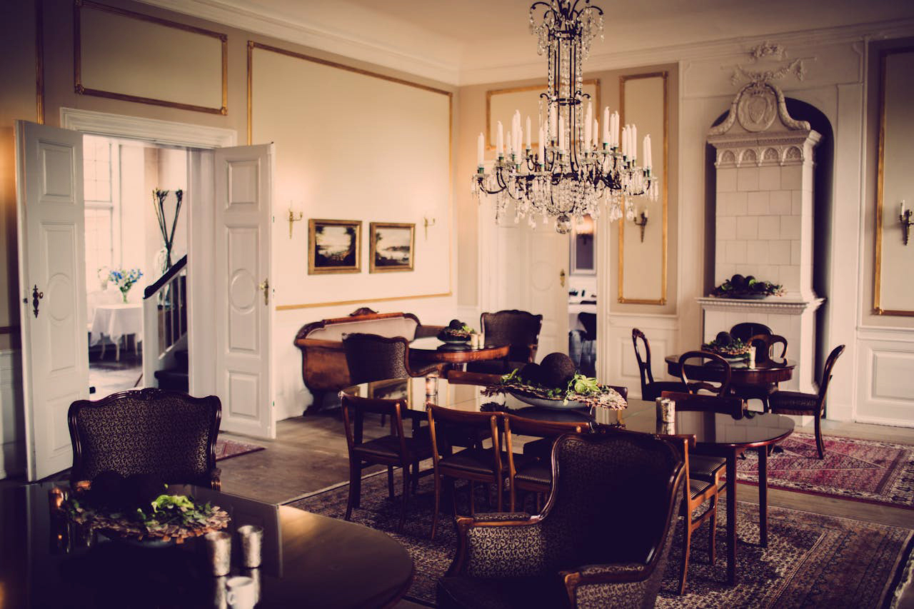 Elegant crystal chandelier. PHoto by Rene Asmussen via pexels Elegant crystal chandelier. PHoto by Rene Asmussen via pexels