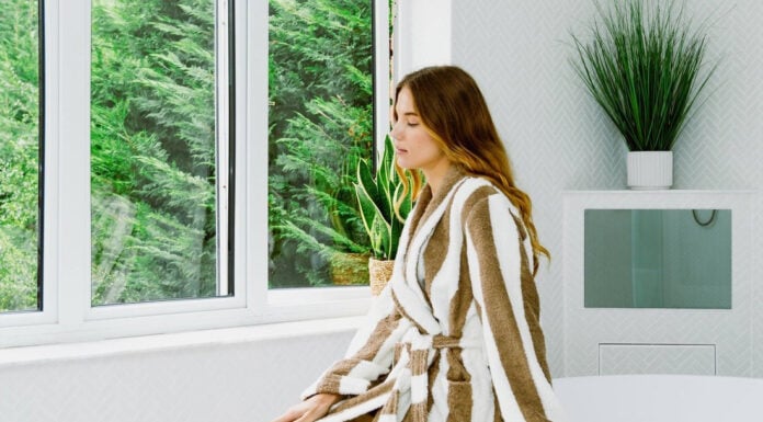 Luxury Bathrobes for Cozy Nights and Lazy Mornings Roscoreckless luxury bathrobes