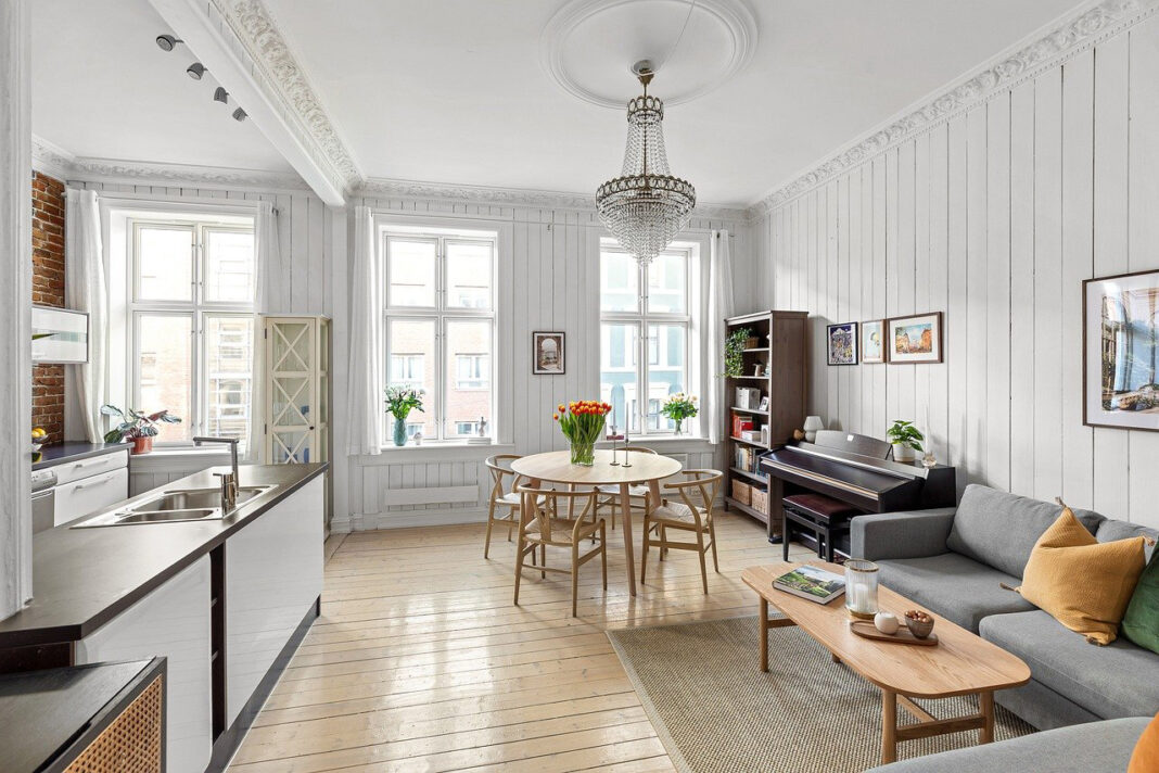 Beautiful modern luxury home room with engineered flooring. Photo by Anna Lisa from pixabay