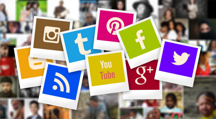 Harnessing Social Media: Leveraging Platforms to Reach Your Admirers Social media applications all over the internet. Photo by Gerd Altmann from pixabay