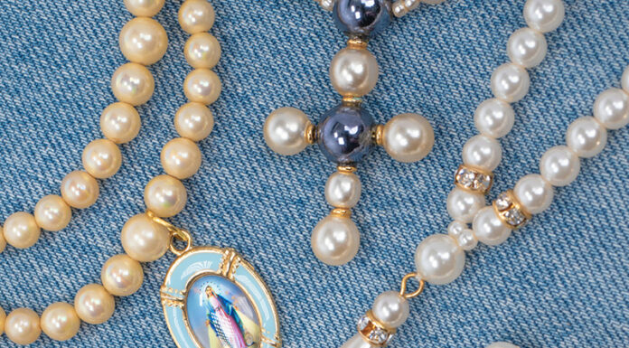 Top Trends in Pearl Jewelry for 2024 Beautiful Pearl Jewelry. Photo by Vellva UK via unsplash